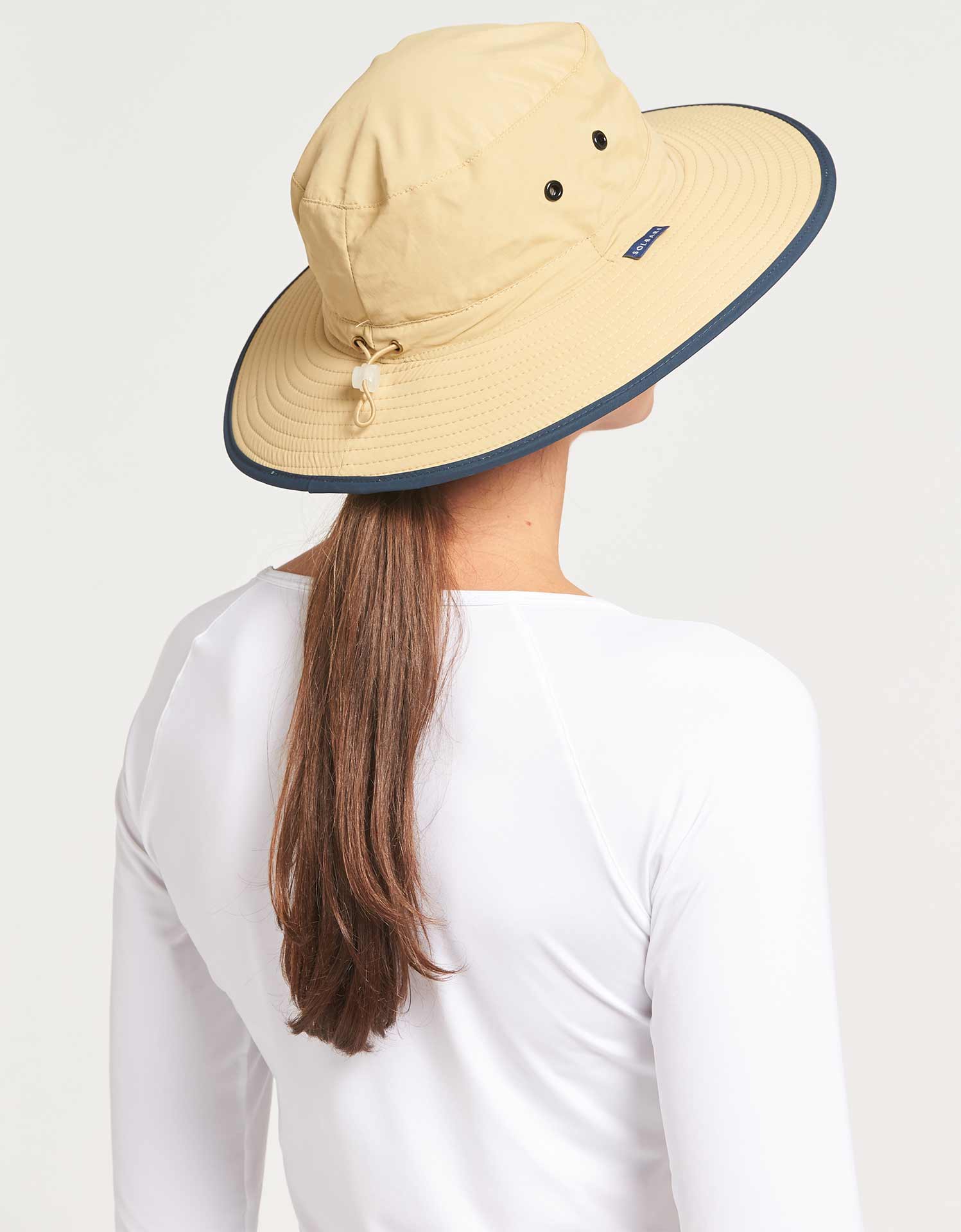 Beige / Navy